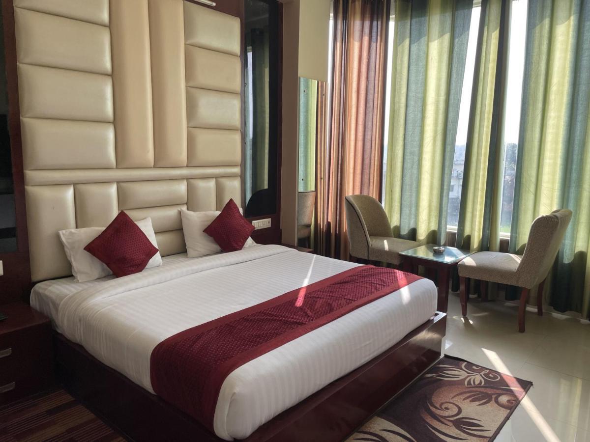 Sumedha G Village Resort And Spa Raiwala 외부 사진